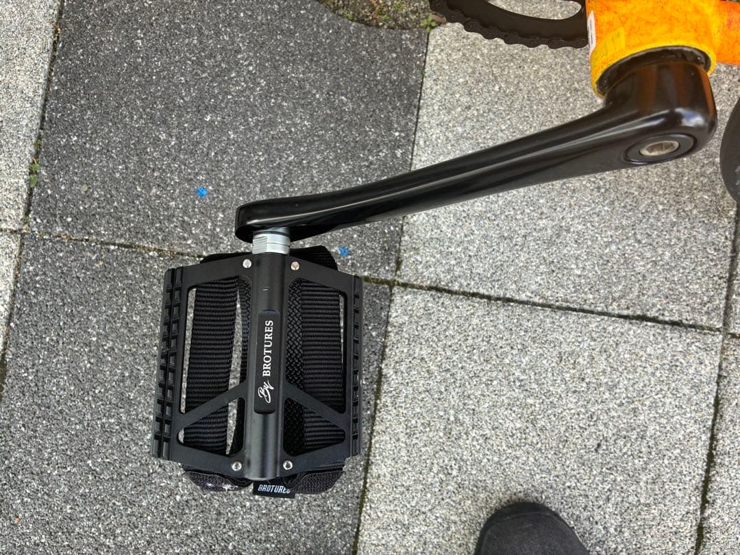 2025年モデルFUJI フェザーマッドオレンジ　カスタムピストバイク560mm