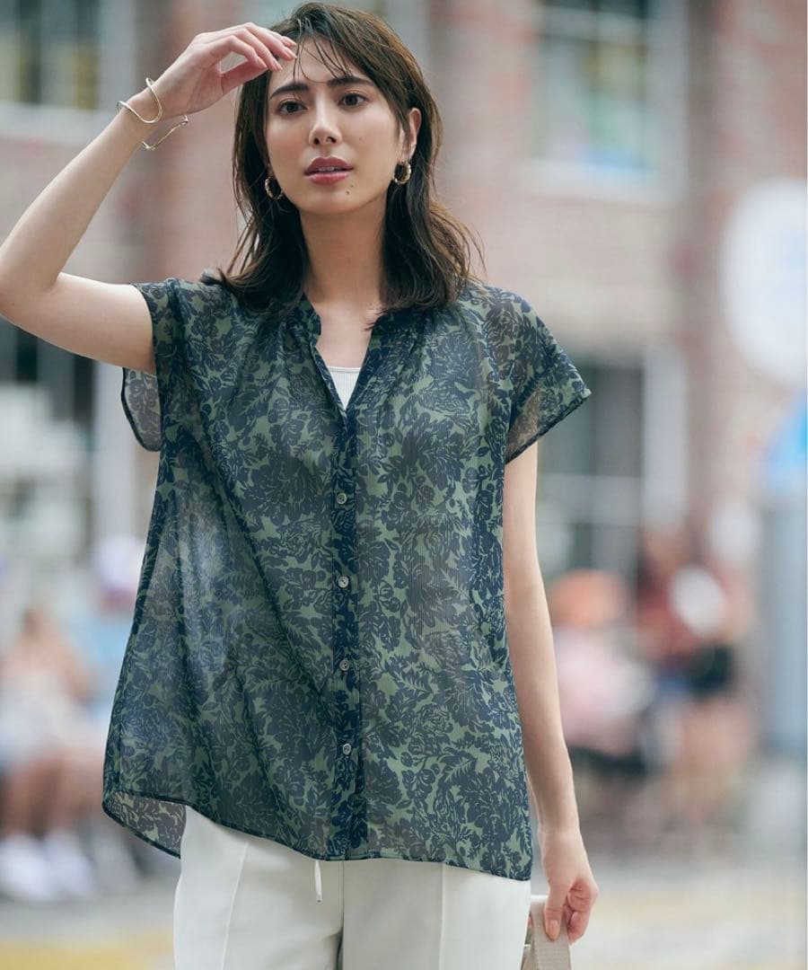 23区【洗える】ボタニカルプリントスキッパーブラウス カーキ系