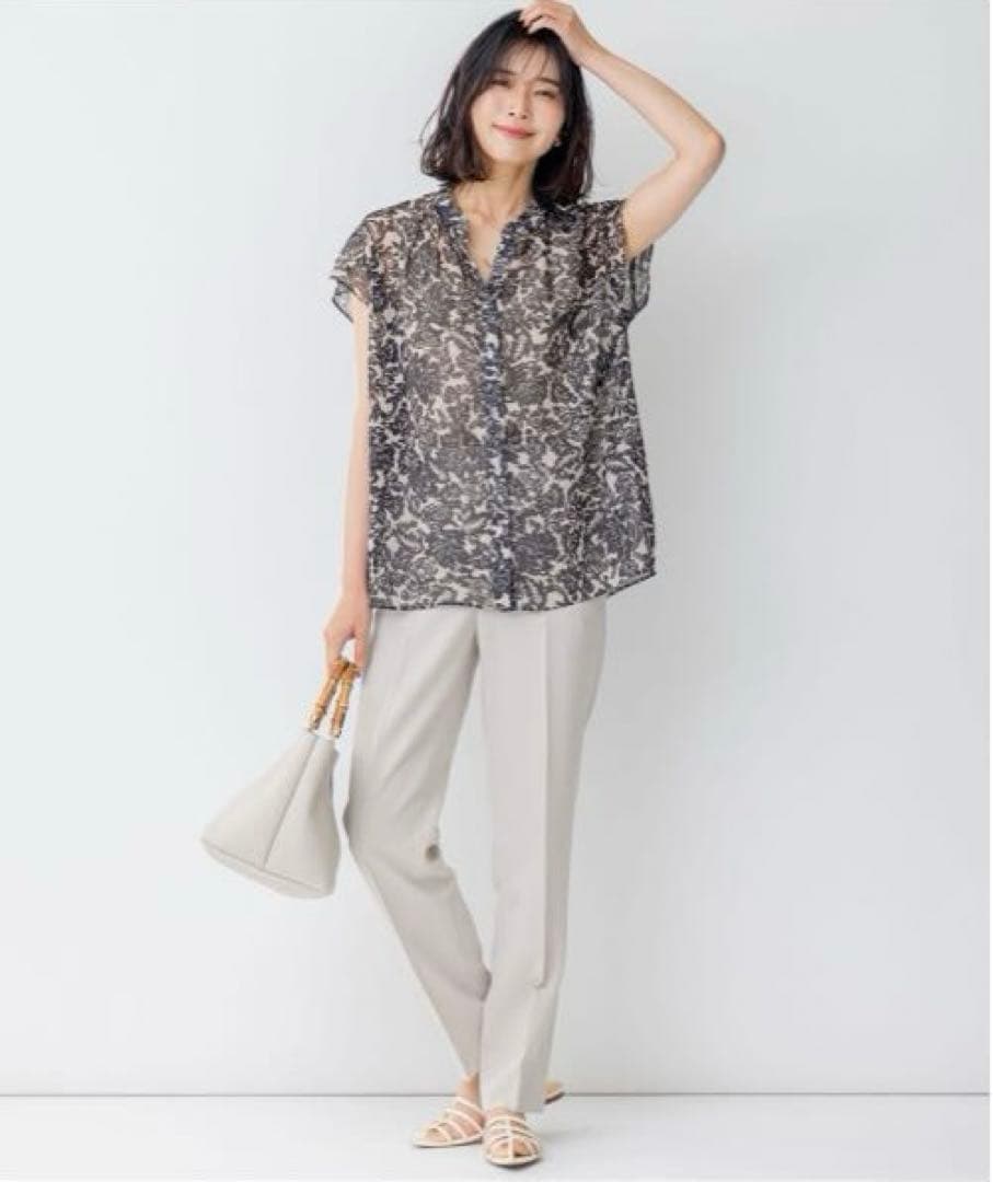 23区【洗える】ボタニカルプリントスキッパーブラウス カーキ系