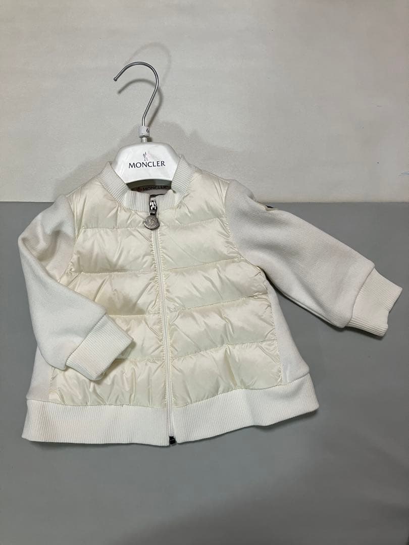 MONCLER　白アウター