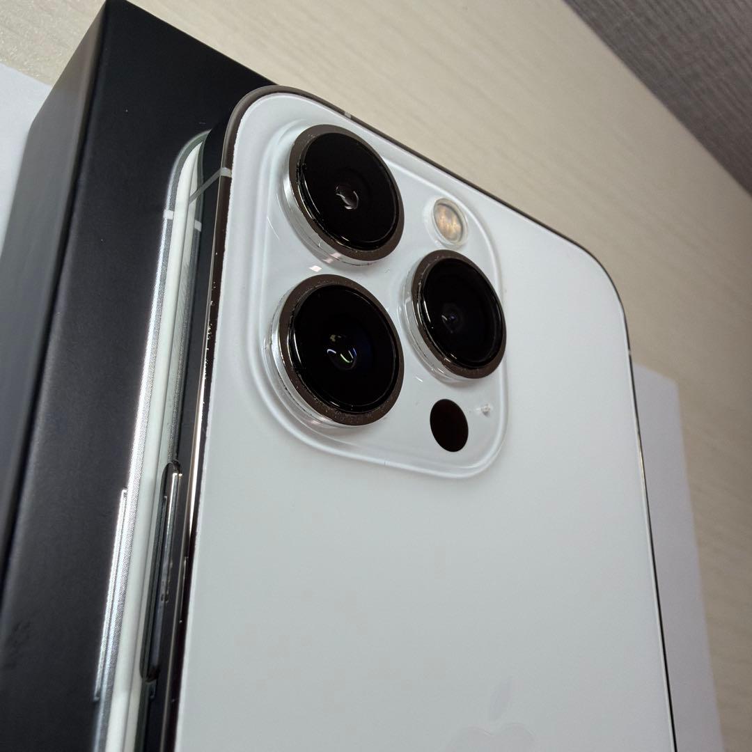 iPhone 13 Pro 256GB シルバー SIMフリー カメラ注意あり