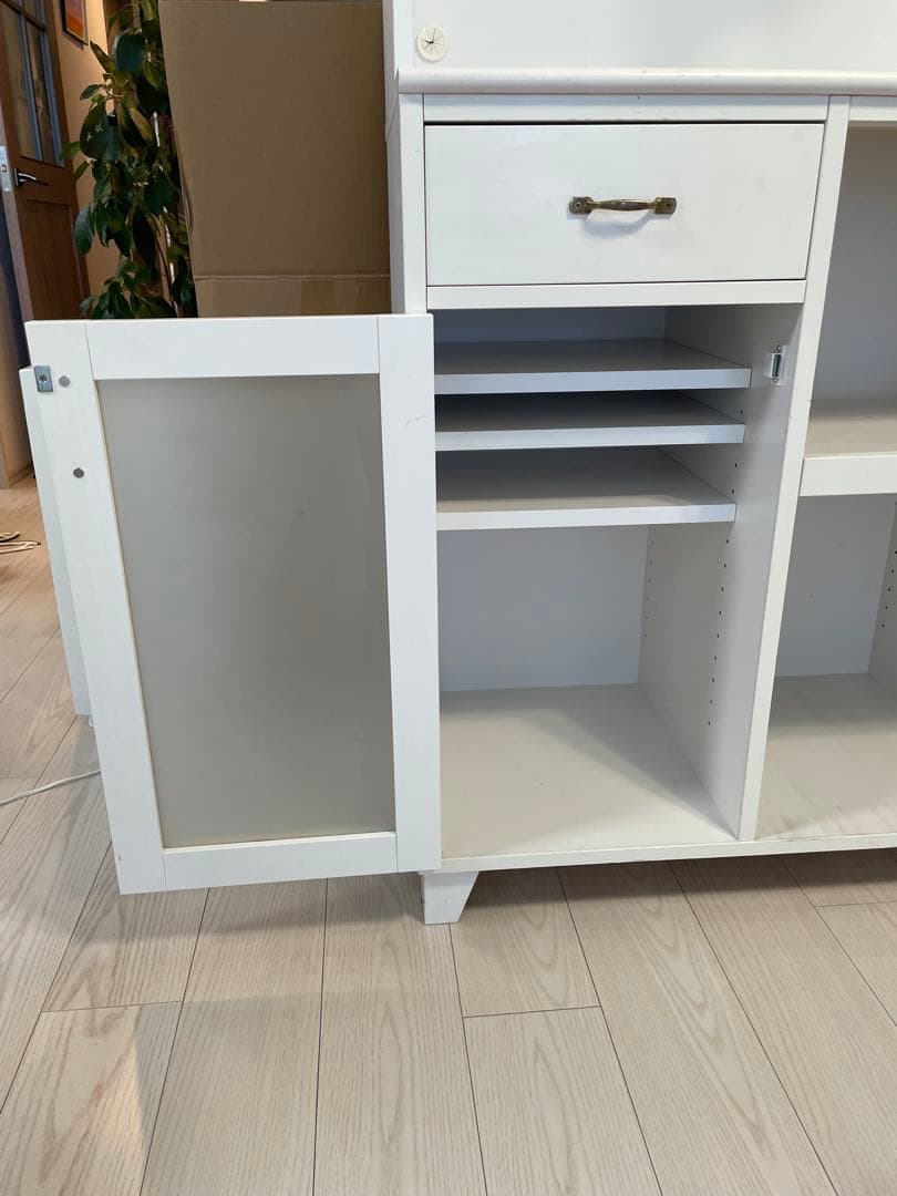 ホワイト木製食器棚・キッチンカウンター