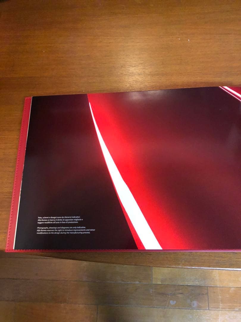 アルファロメオ8cコンペティツィオーネ カーボンケース革本　非売品