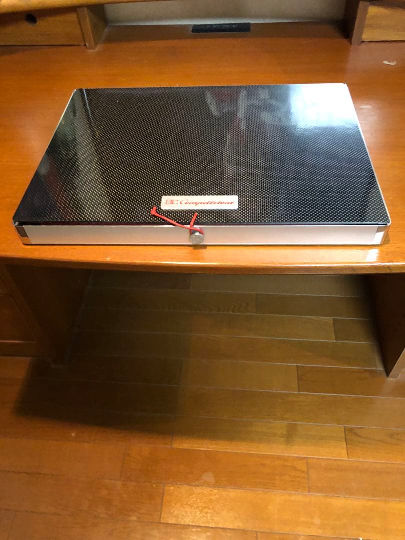 アルファロメオ8cコンペティツィオーネ カーボンケース革本　非売品