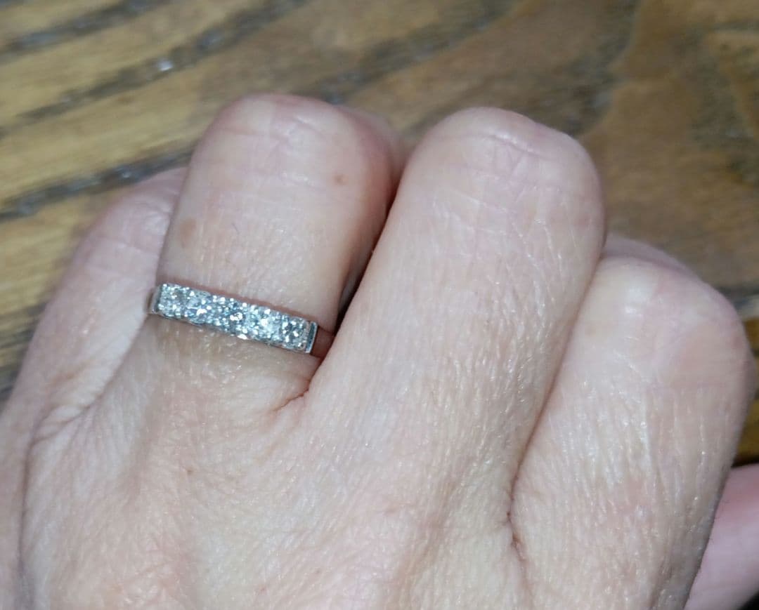 ヴィンテージ　ダイヤモンドエタニティリング　プラチナ