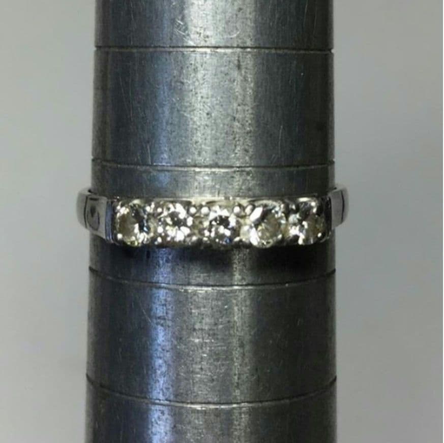 ヴィンテージ　ダイヤモンドエタニティリング　プラチナ