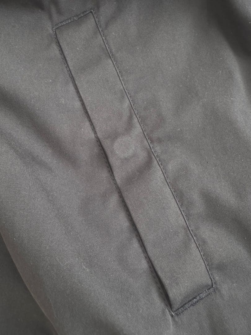 黒 ボタン付き カジュアルジャンパー