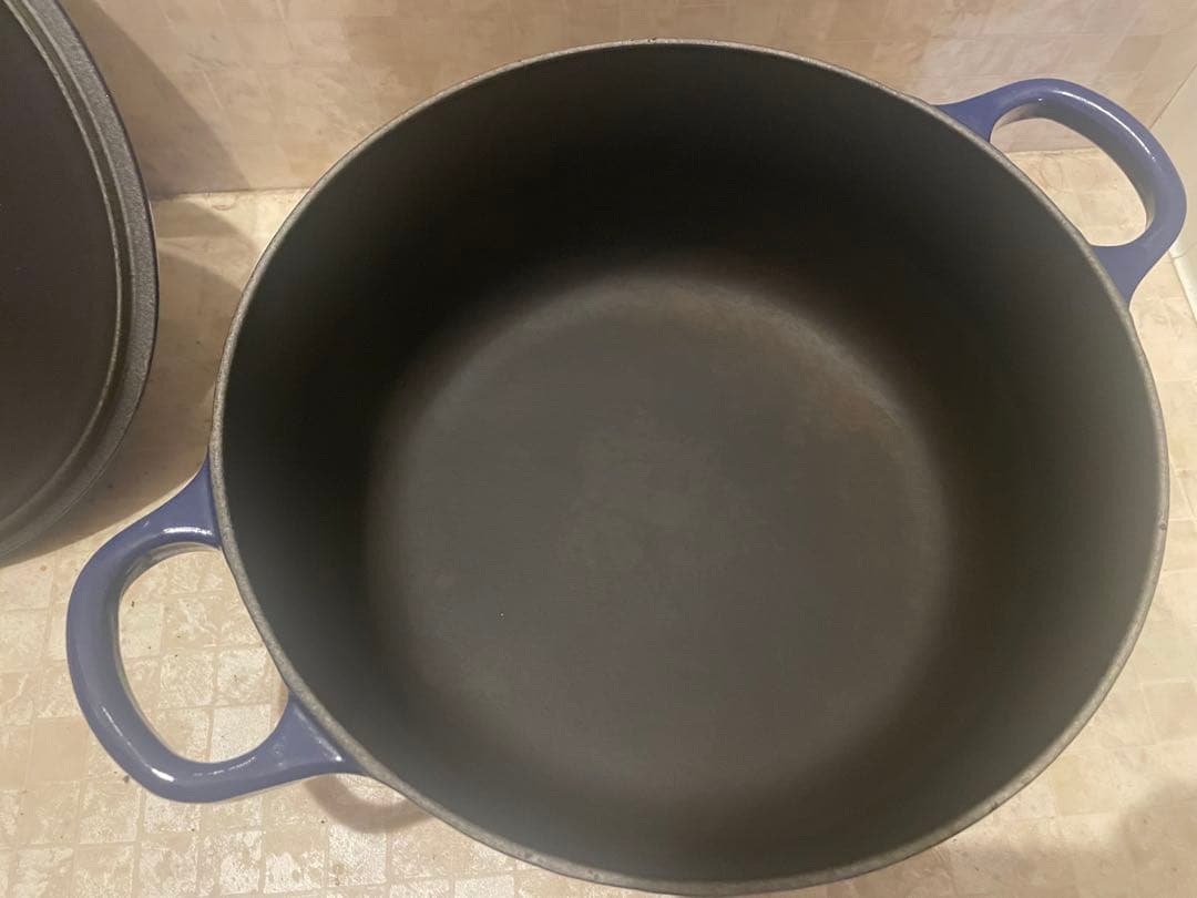 ルクルーゼ　インディゴ　インディゴブルー　ココットロンド　22cm 両手鍋