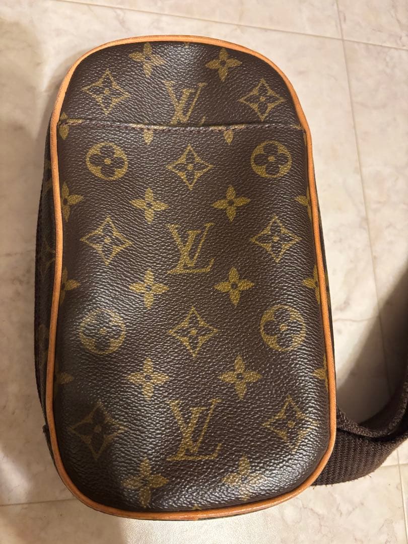 【美品】Louis Vuitton モノグラム ボディバッグ　男女兼用