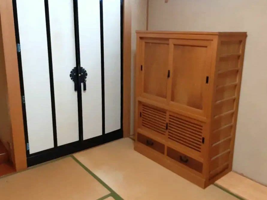 木製 引き戸式 収納キャビネット 高級板材使用 レトロ 直接引取り　輸送可能