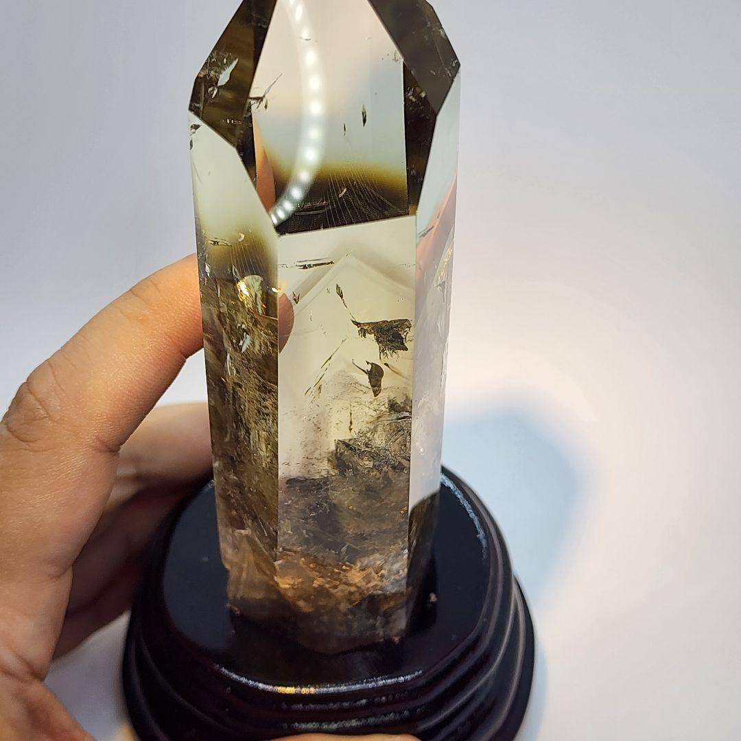 透明度抜群！スモーキーシトリン ファントム入り 専用台座とスポットライトセットで