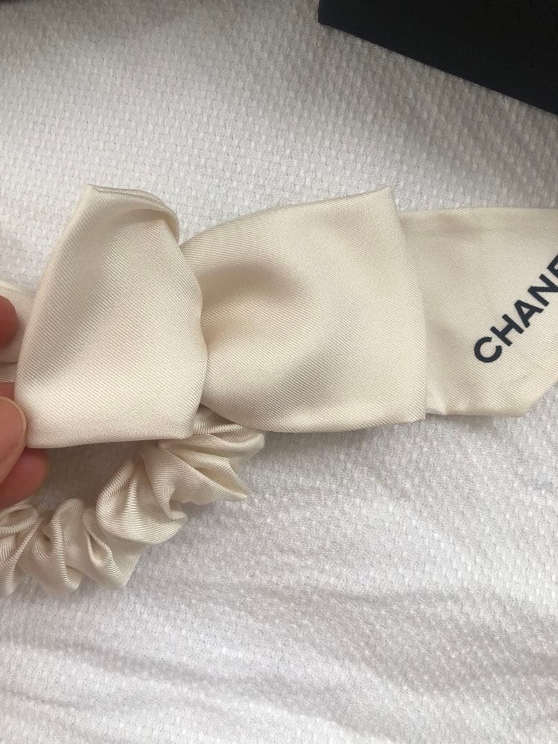 CHANEL アイボリー リボンヘアゴム　スズ，グランマ様こ専用。