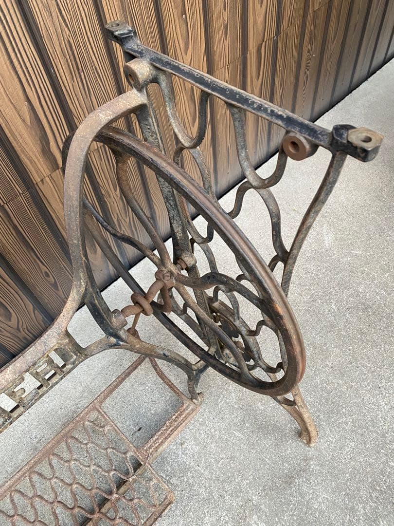 アンティークミシン　脚テーブル　SINGER 足踏みミシン　網目　鉄脚　レア