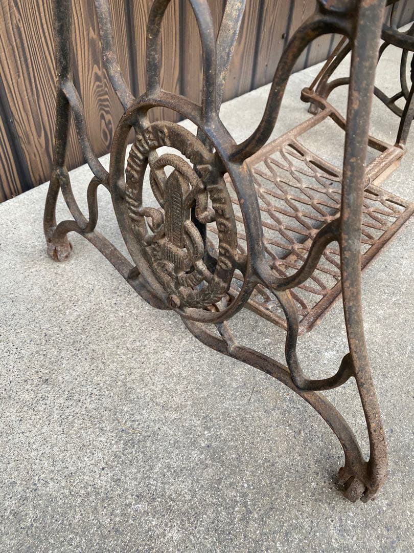 アンティークミシン　脚テーブル　SINGER 足踏みミシン　網目　鉄脚　レア