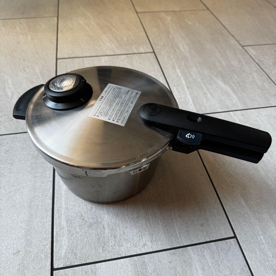 圧力鍋フィスラー4.5Ｌ　作動圧力115kPa