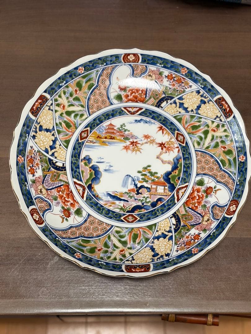 丸皿　九谷　丸喜窯　美山窯の祝い皿　高級陶器