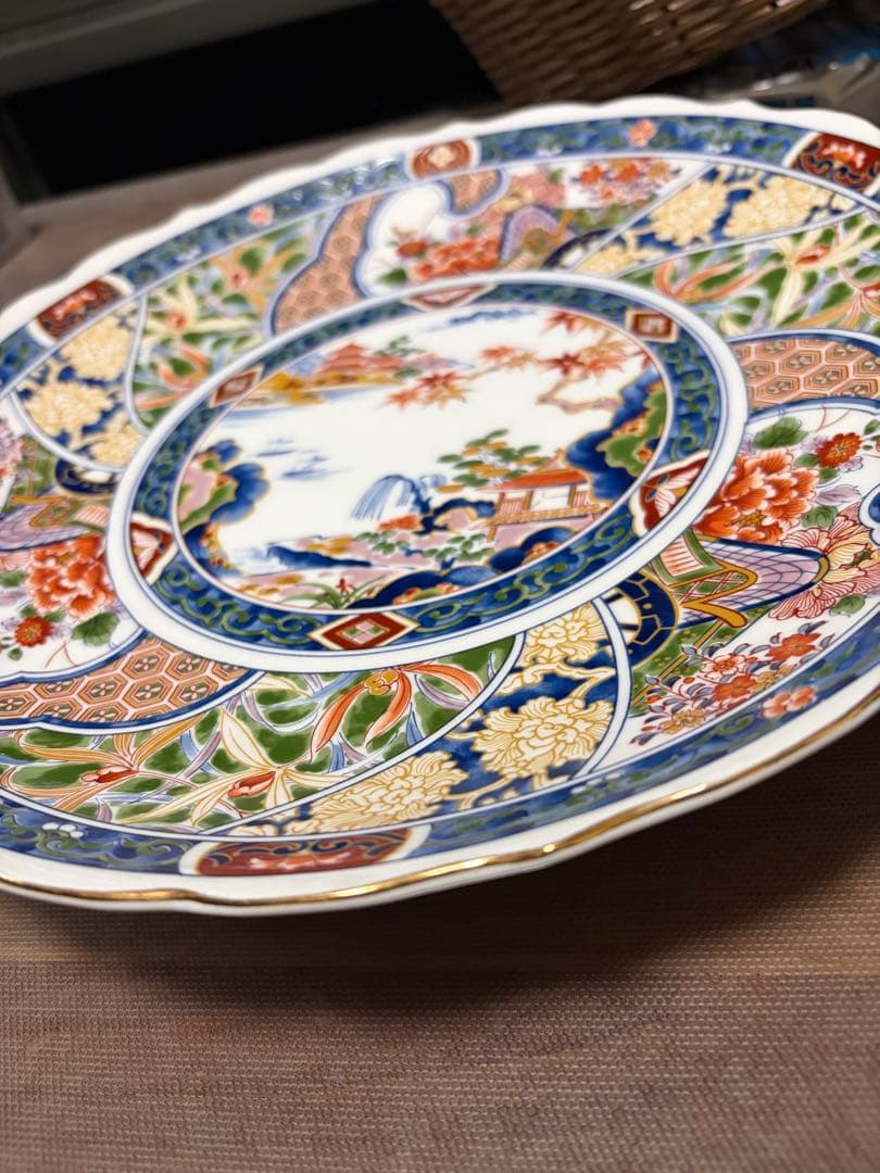 丸皿　九谷　丸喜窯　美山窯の祝い皿　高級陶器