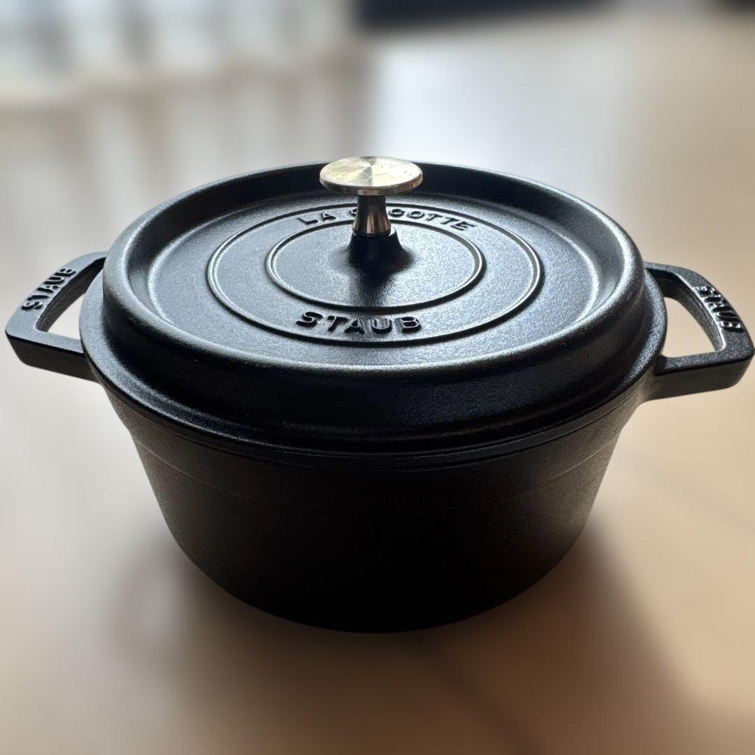 Staub ストウブ ピコ・ココットラウンド(22cm)シャイニーブラック