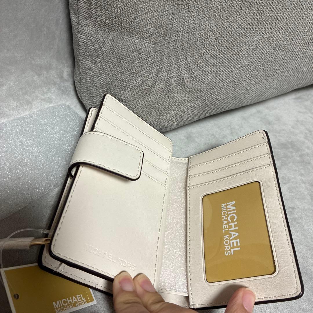 マイケルコース　二つ折り財布