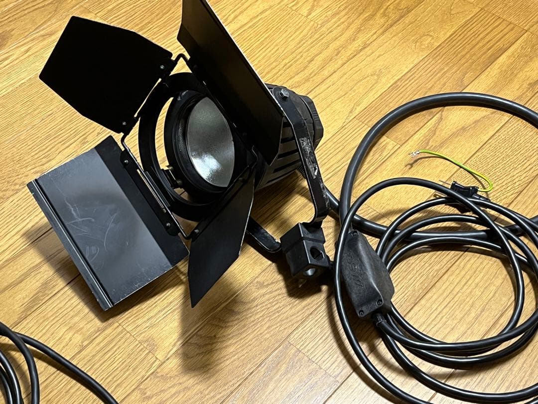 イオライト 3灯　TOSHIBA