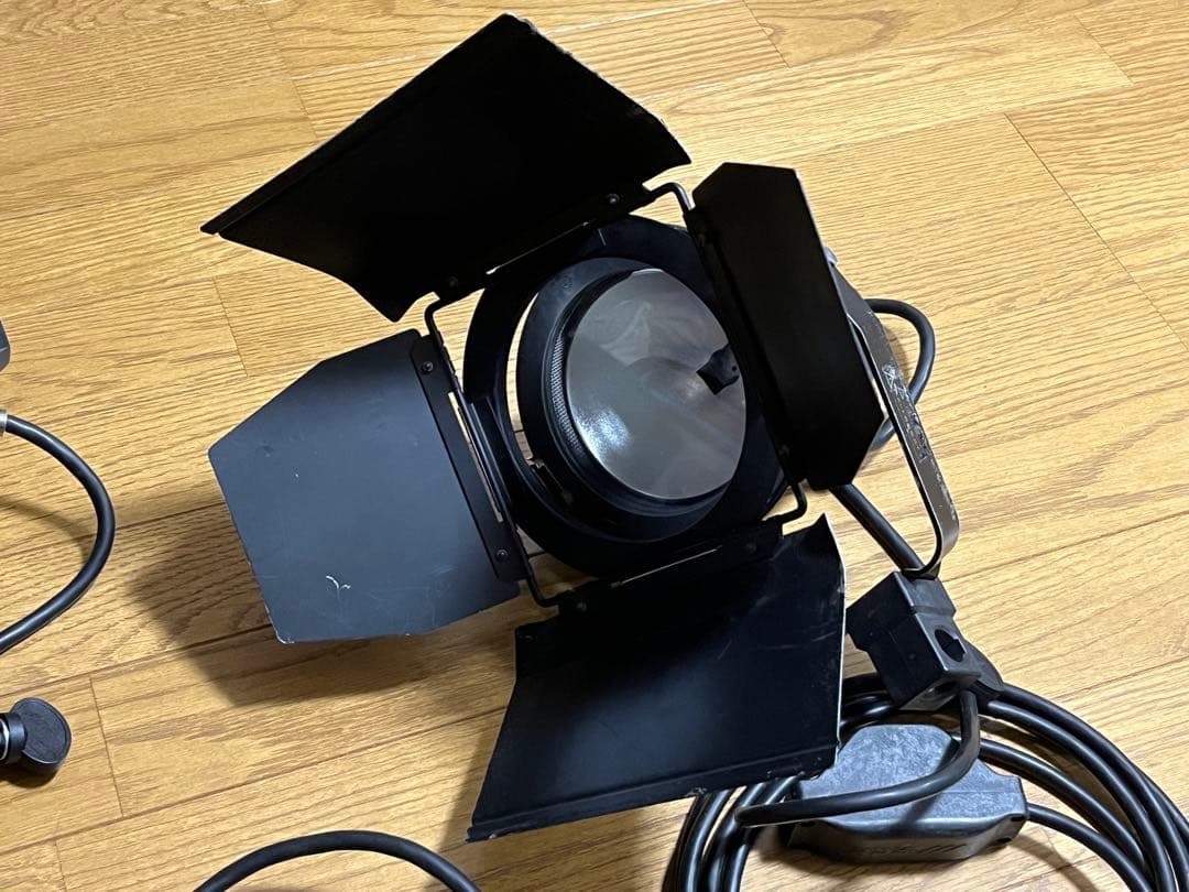 イオライト 3灯　TOSHIBA