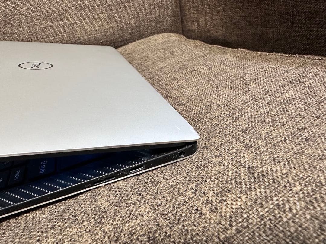 Dell XPS 9370 4K touchパネル i7-16GB ジャンク品