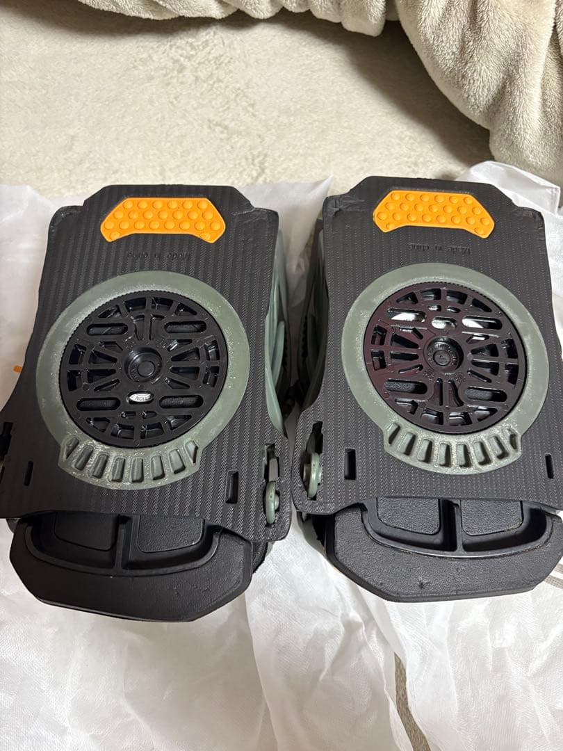 スノーボード ビンディング グレー