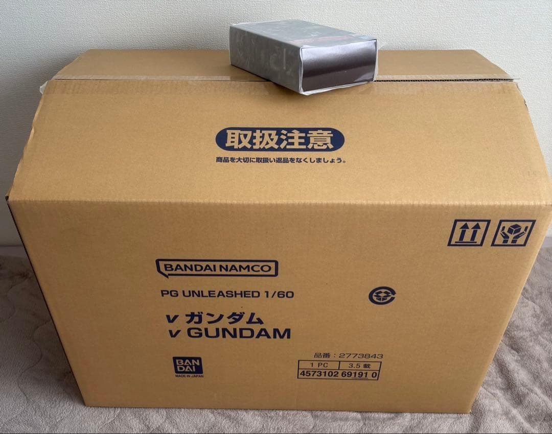 PG UNLEASHEDνガンダム1/60スケールRX-93LED