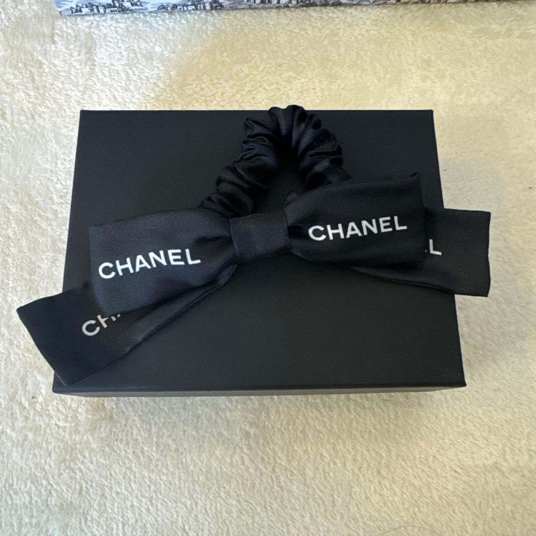 新品未使用CHANEL サテンリボンヘアゴム ボックス付き