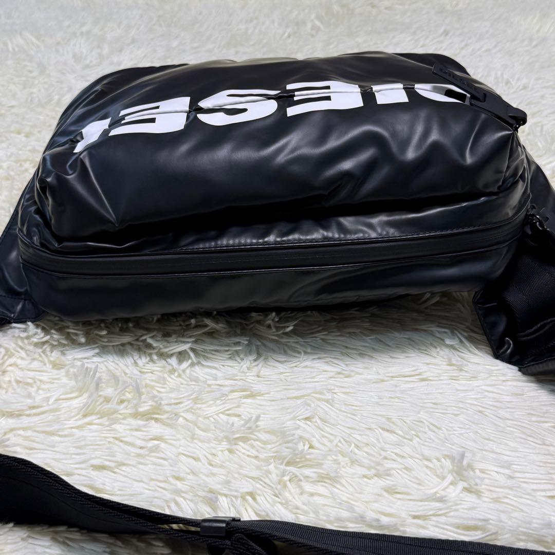 完売品新品未使用DIESEL ディーゼル F-BOLD CROSS ボディバッグ