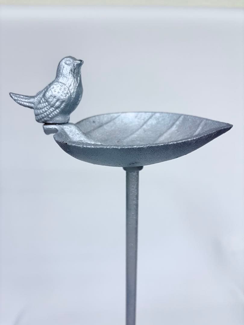 バードバス　金属製 葉と小鳥　ガーデニング　水浴び　野鳥