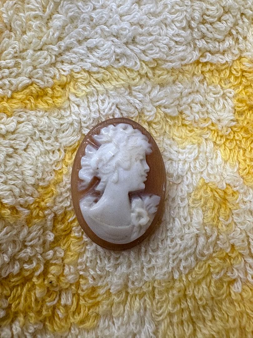 カメオ　ルース（シェル　ストーン） と青い陶器のオルゴール　3点