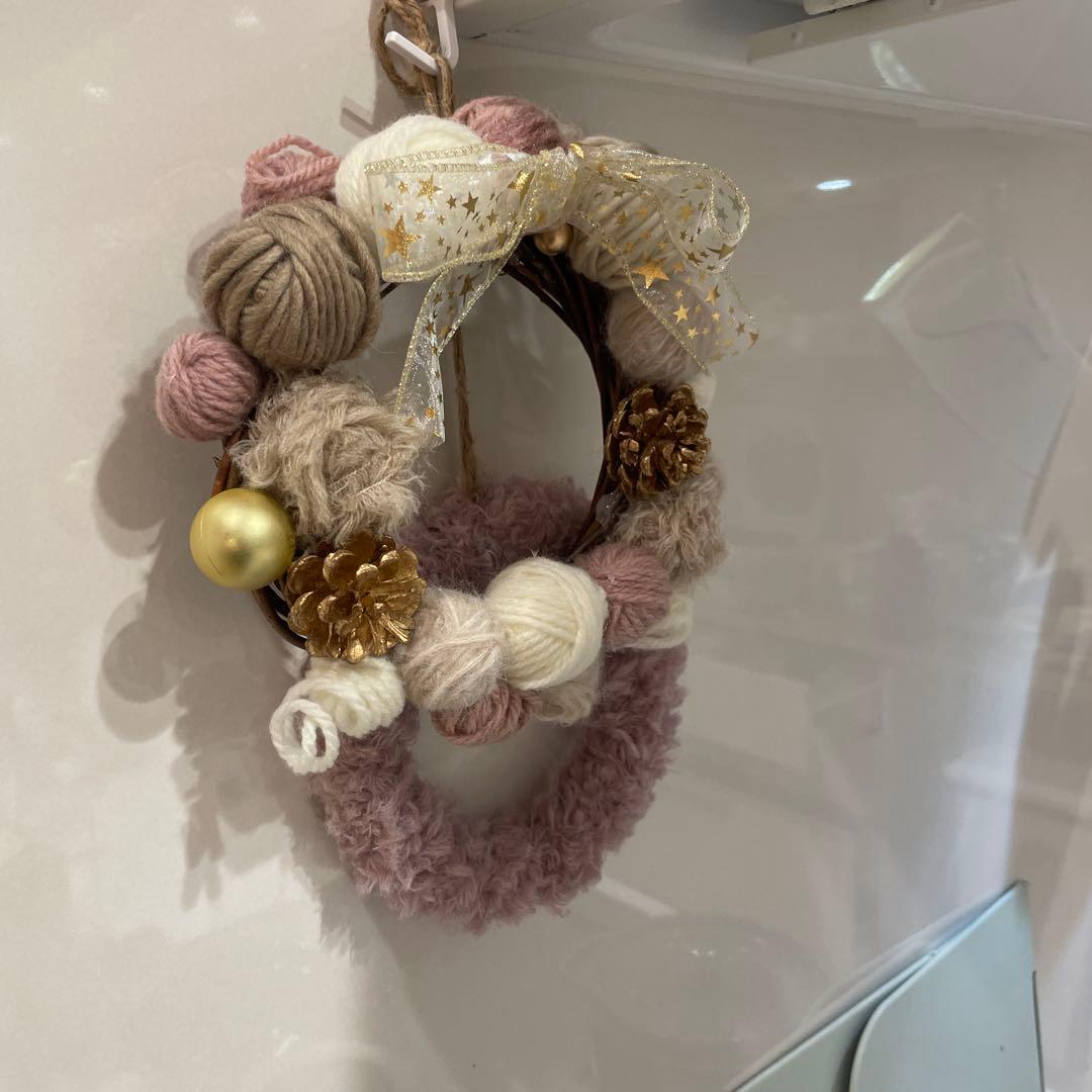 クリスマスリース 毛糸とリボン装飾