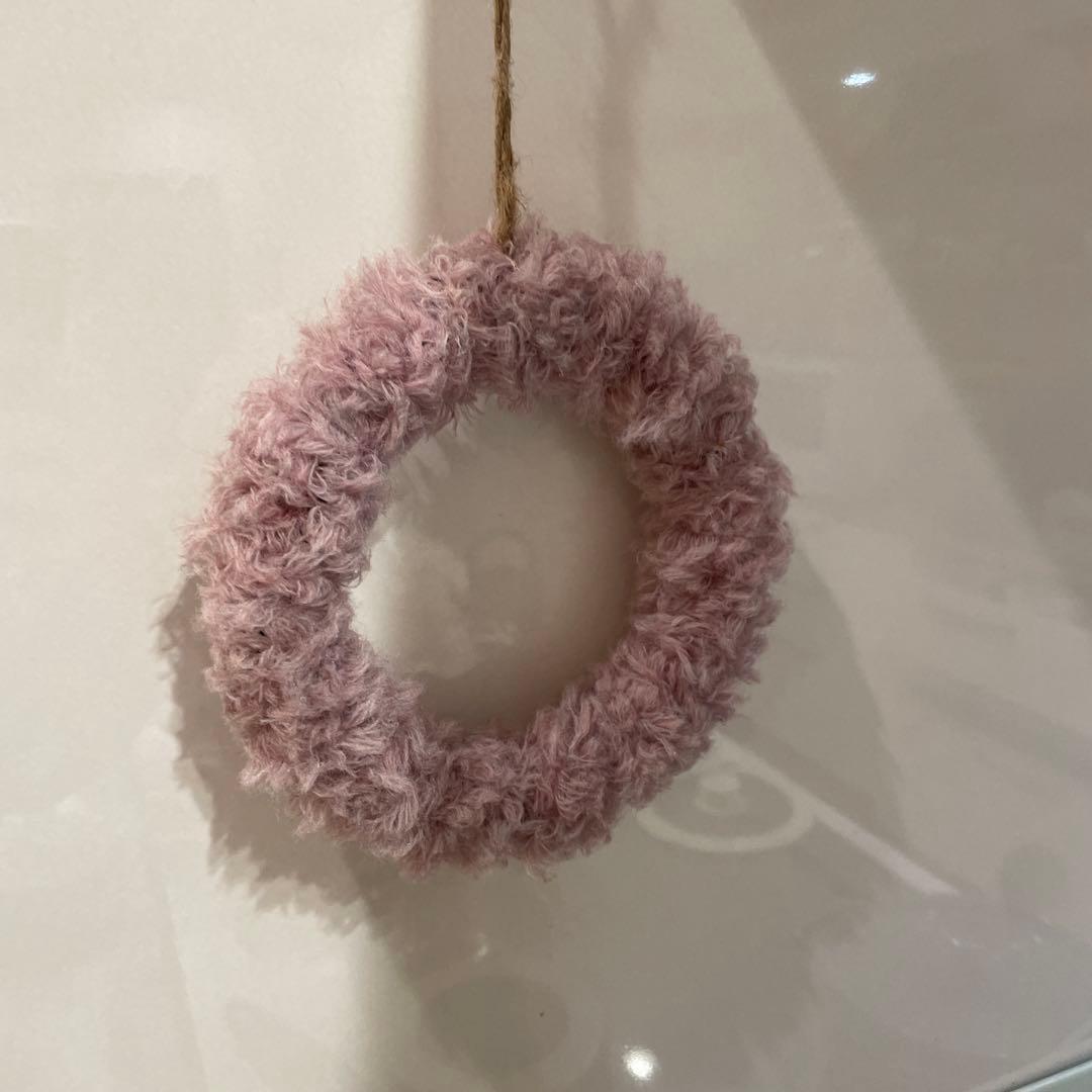 クリスマスリース 毛糸とリボン装飾