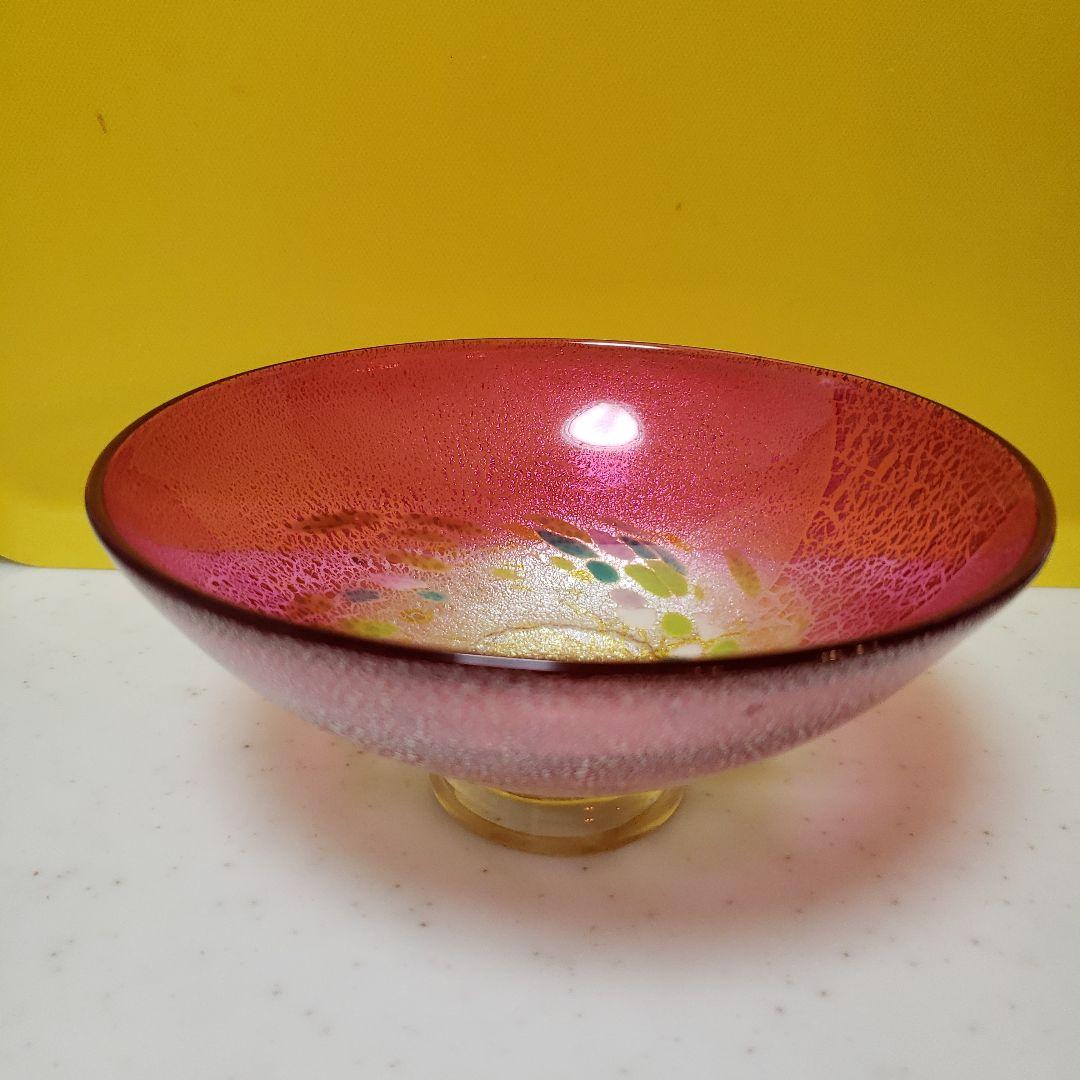 赤い⭐ 美しい透明な ガラスの 器