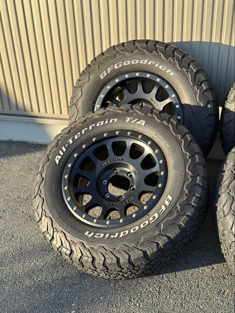 ランドクルーザープラド　ホイール　METHOD RACE WHEELS