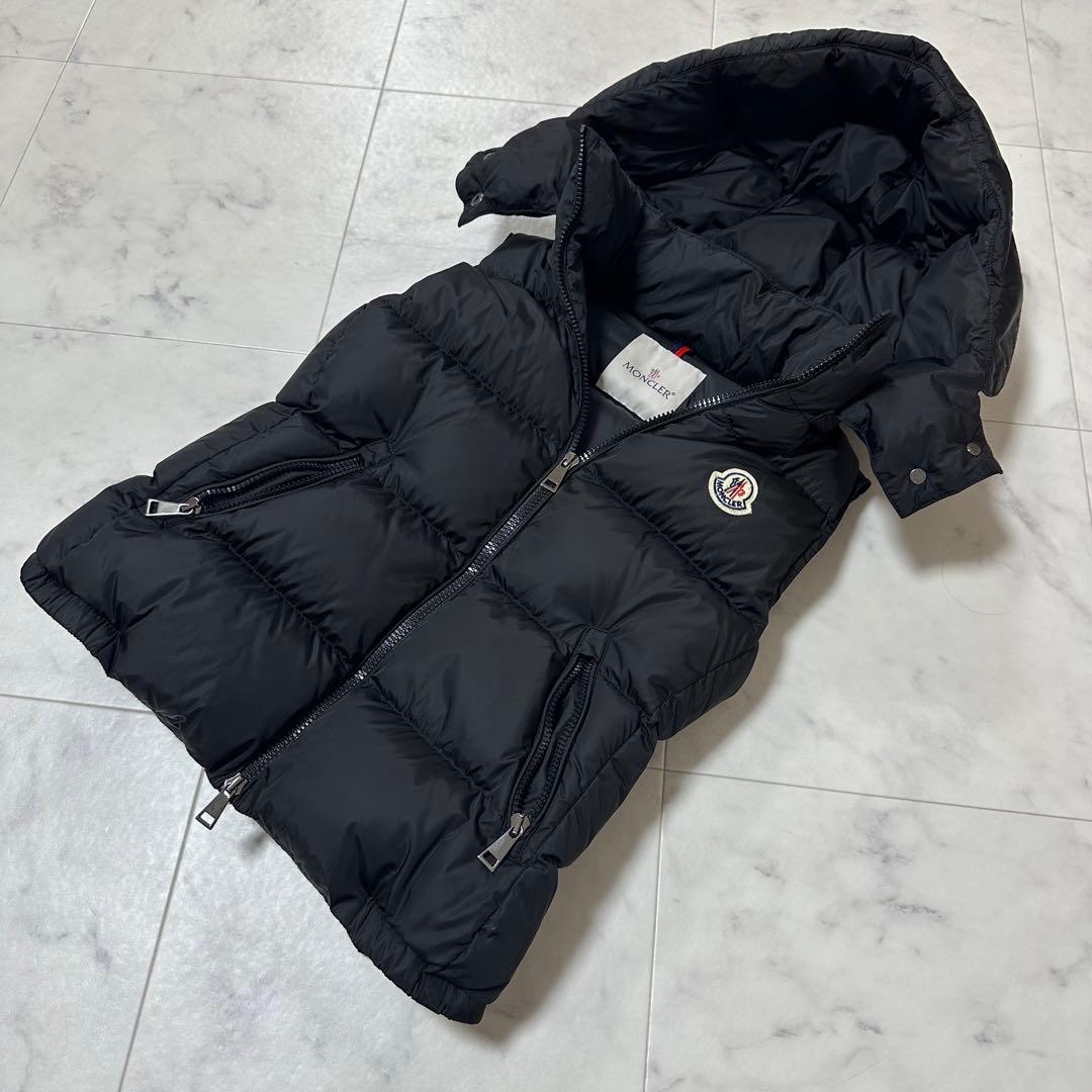美品 MONCLER ダウンベスト レディース ダウンジャケット