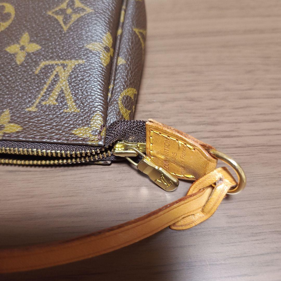 LOUIS VUITTON ルイヴィトン　モノグラムポーチ