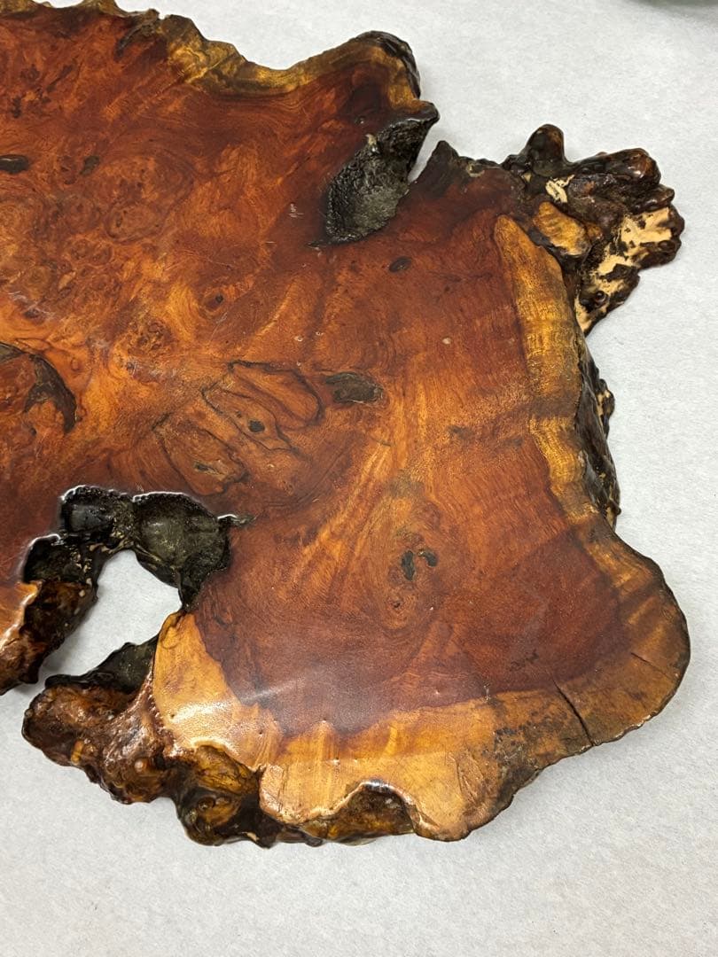 自然形状の木製置物