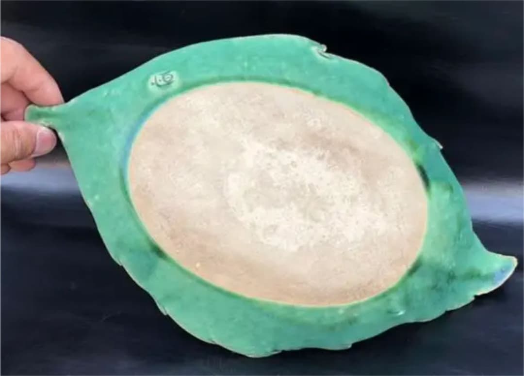 古美術品◼️蔵から大きな美しい葉っぱのお皿が出てきました、茶道具？