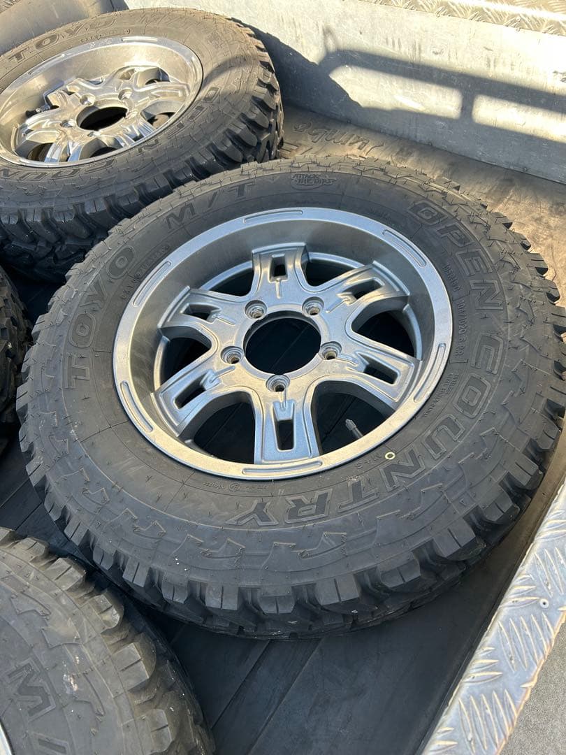 ジムニー用TOYOオープンカントリー 16インチ ホイール付き