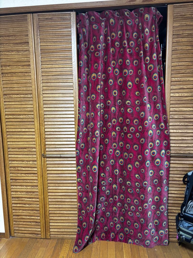 孔雀柄ピーコック　ベルベットドレープカーテン