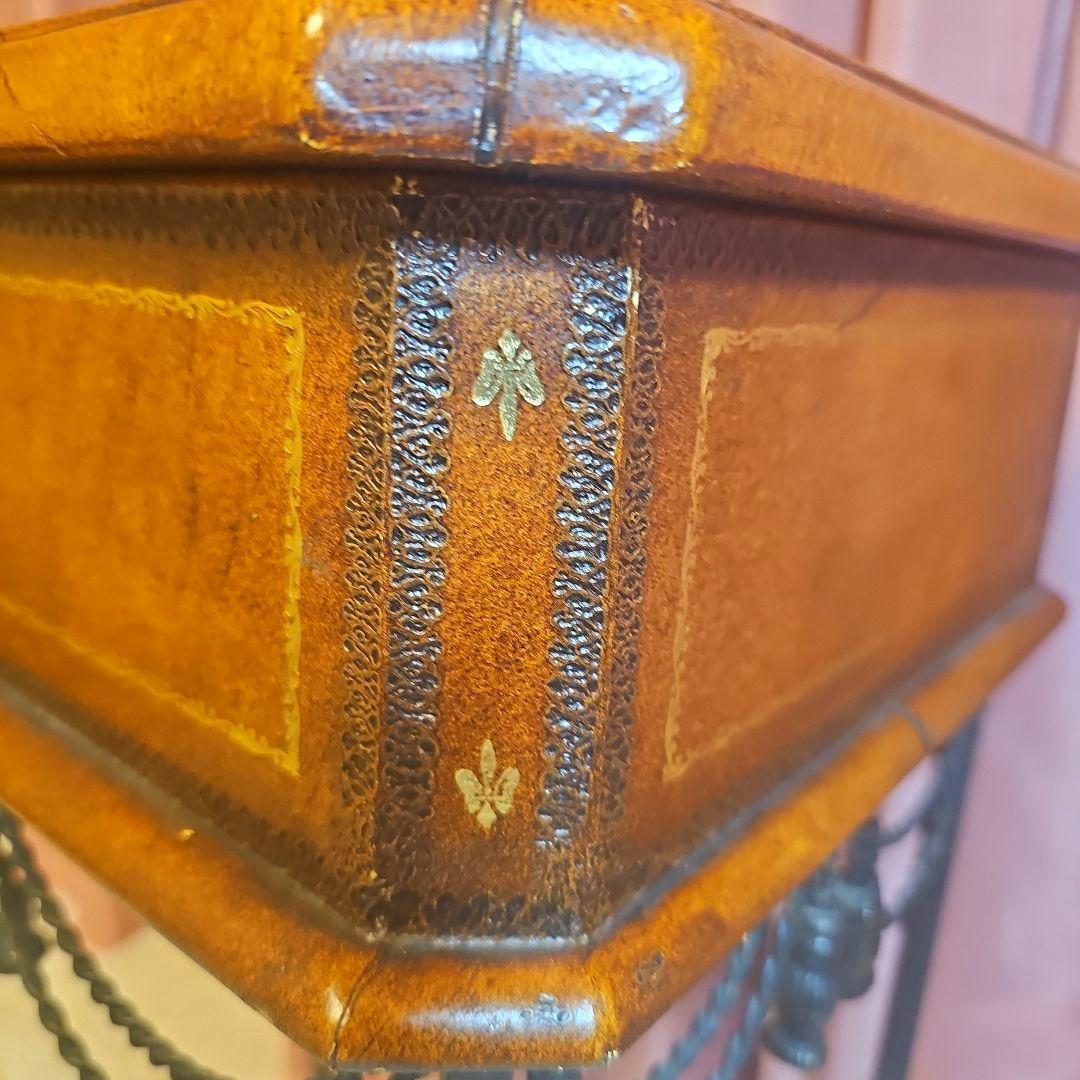 こちらの商品も早い者勝ち！　ヴィンテージ　アンティーク家具　キュリオケース