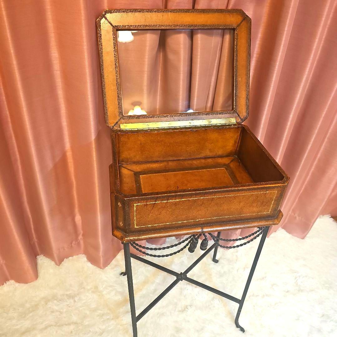 こちらの商品も早い者勝ち！　ヴィンテージ　アンティーク家具　キュリオケース