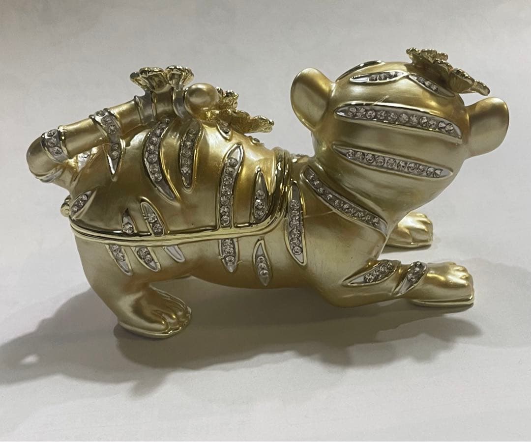 【いいね不要】トラ ゴールド子虎サクラ ストーン アクセサリー入れ置物 小物入れ