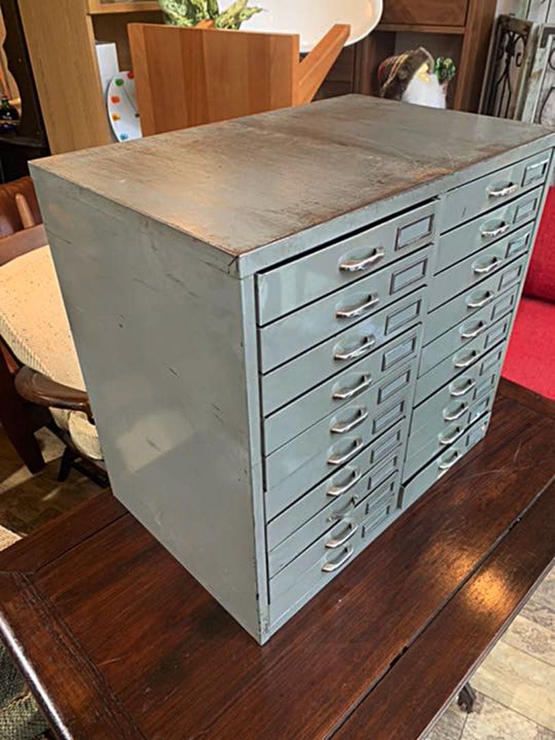 インダストリアル　ヴィンテージ20引出しスチールキャビネット