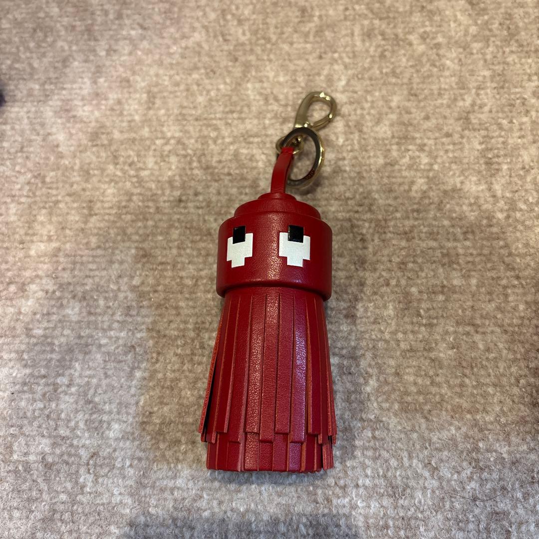 アニヤハンドマーチのキーホルダー