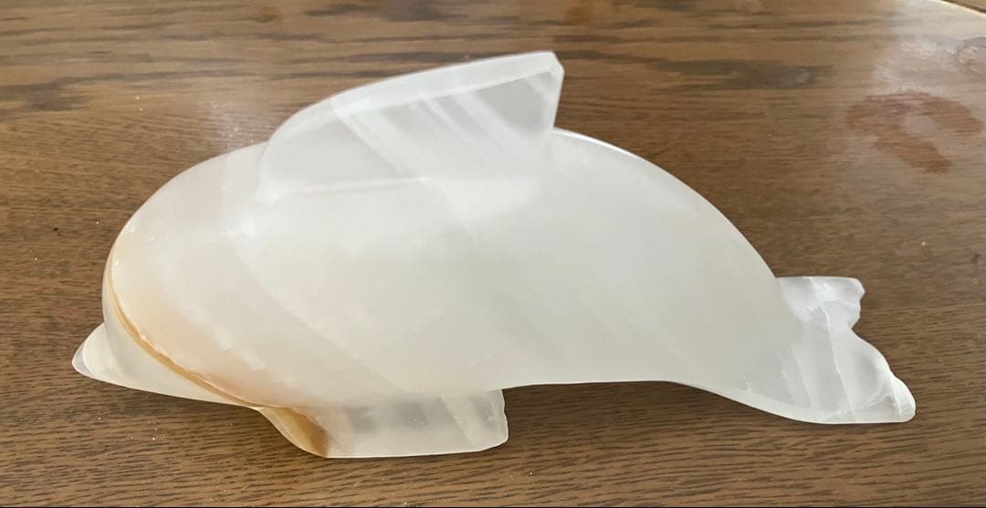 カルサイト　カービング　天然石　イルカ