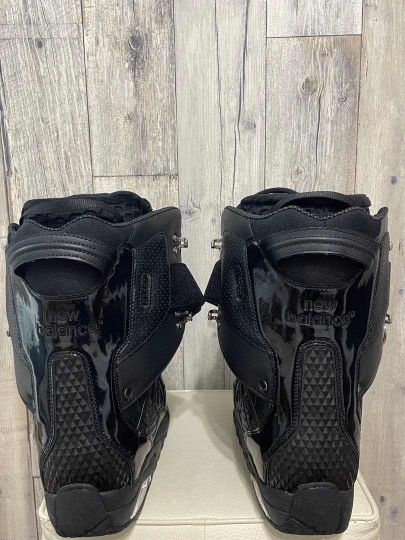 ニューバランス　686 スノーボードブーツ