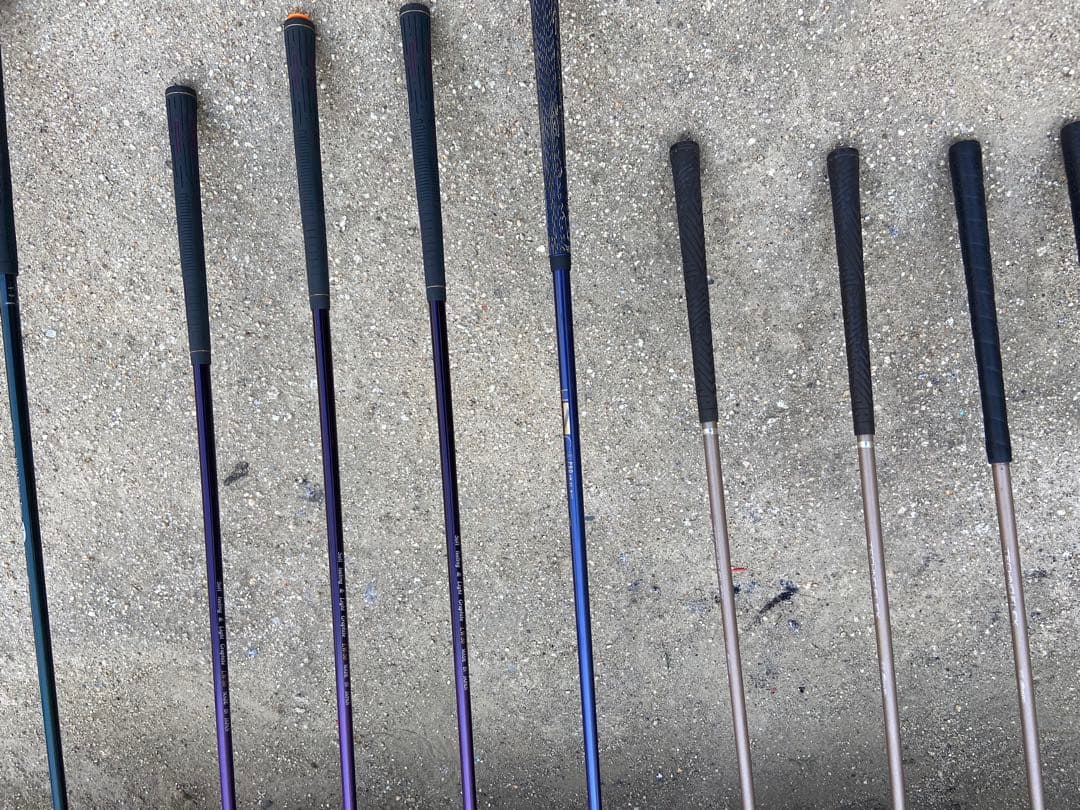 ブランド（バッグ）: FILA GOLF（赤とネイビーのスポーツデザイン）